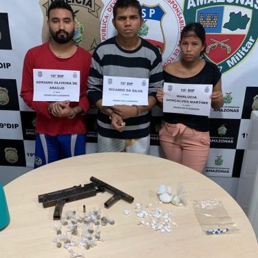 Trio Preso Envolvido O Tr Fico De Drogas No Bairro Nova Esperan A