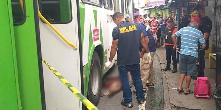 Idoso morre esmagado por ônibus da linha 127 em Manaus Portal o Mundo